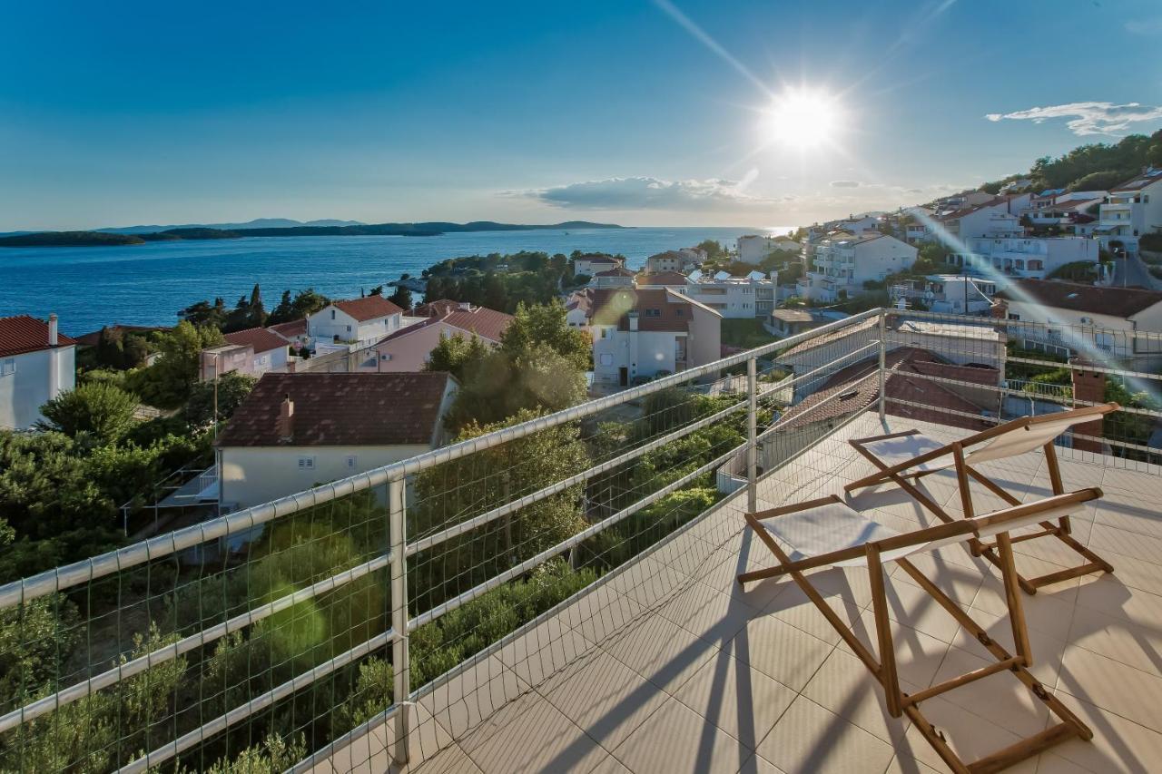 Villa Lucija Хвар Екстериор снимка
