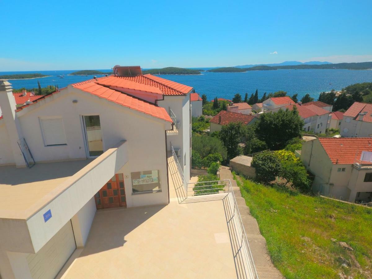 Villa Lucija Хвар Екстериор снимка